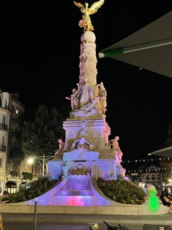 Aux Clefs Des Sacres - Dans Un Hotel Particulier Situe Rue Du Marc - Reims - Hyper Centre Forum Mairie Boulingrin Zewnętrze zdjęcie