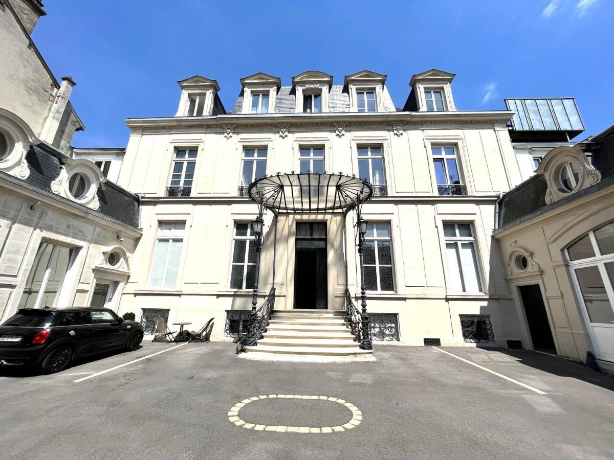 Aux Clefs Des Sacres - Dans Un Hotel Particulier Situe Rue Du Marc - Reims - Hyper Centre Forum Mairie Boulingrin Zewnętrze zdjęcie