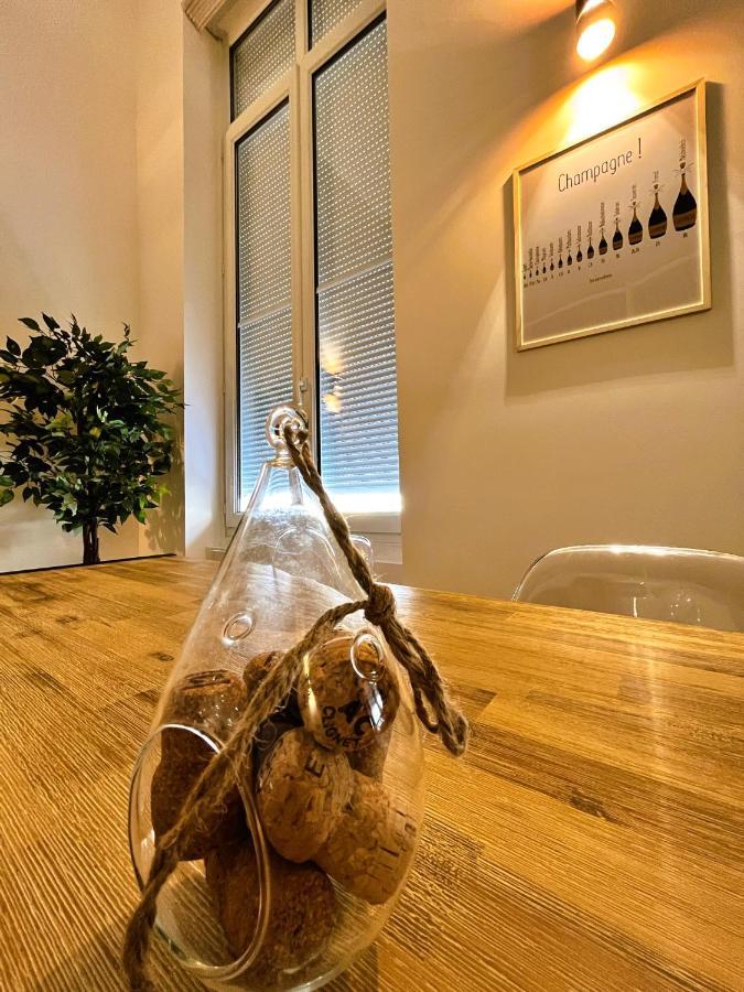 Aux Clefs Des Sacres - Dans Un Hotel Particulier Situe Rue Du Marc - Reims - Hyper Centre Forum Mairie Boulingrin Zewnętrze zdjęcie